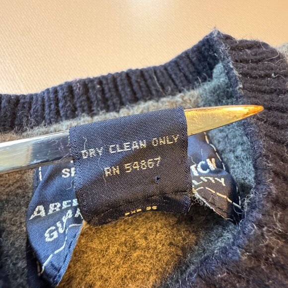 VTG Abercrombie and Fitch Authentic Issue Sweater Mens Small Gray Wool Vneck - Picture 8 of 8